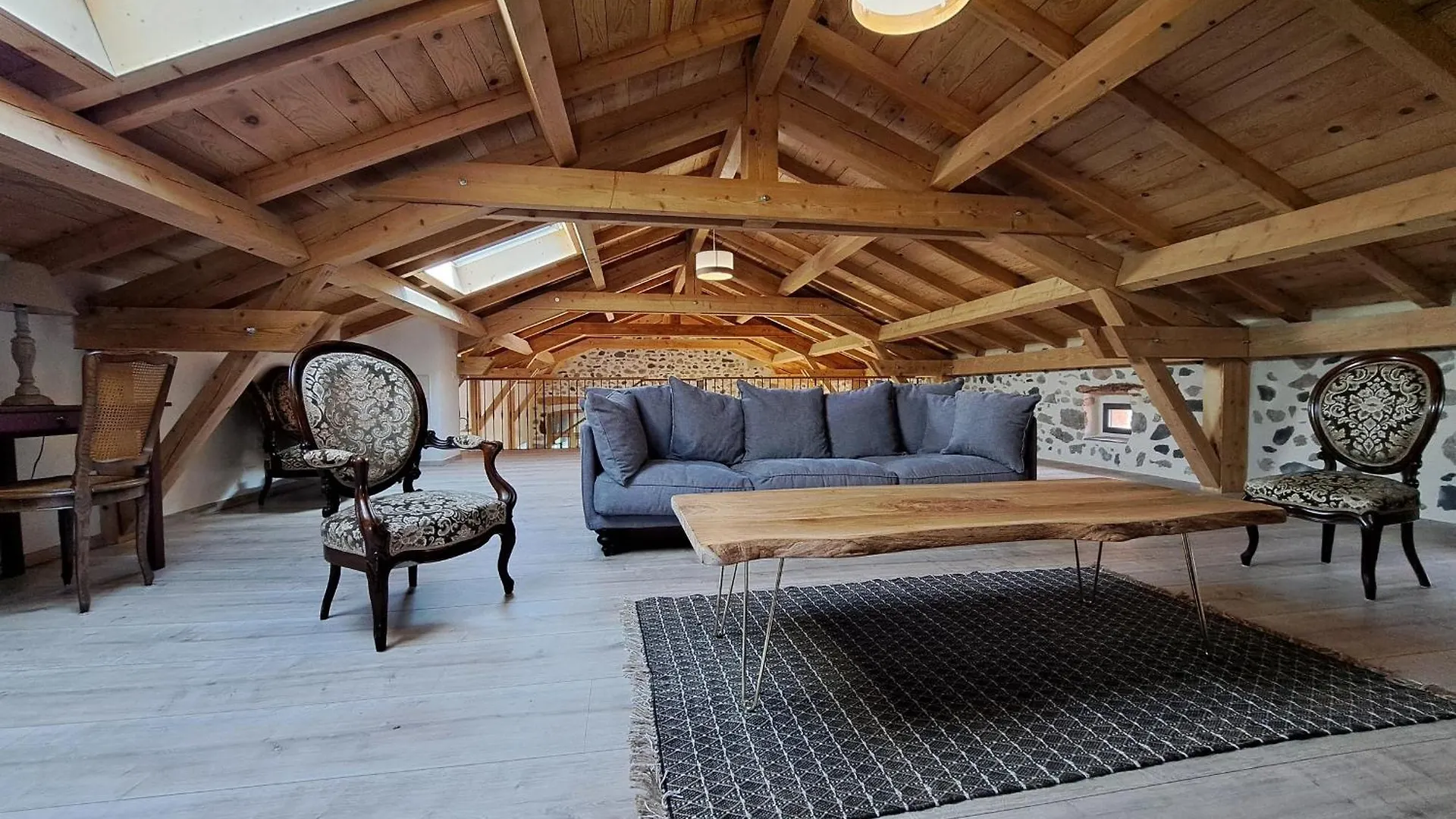 Gite Renove Avec Charme, Cour Privee, Proche Puy-En-Velay Et Tresors De La Haute-Loire - Fr-1-582-473 Le Monteil